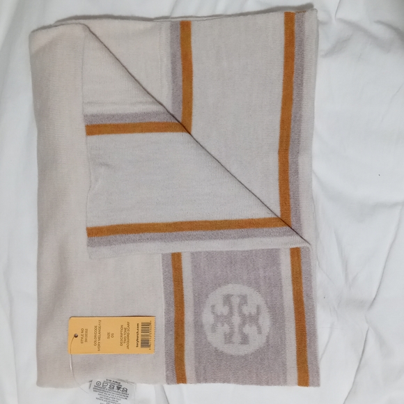 Tory Burch Accessories - Tory Burch two tone jacquard scarf